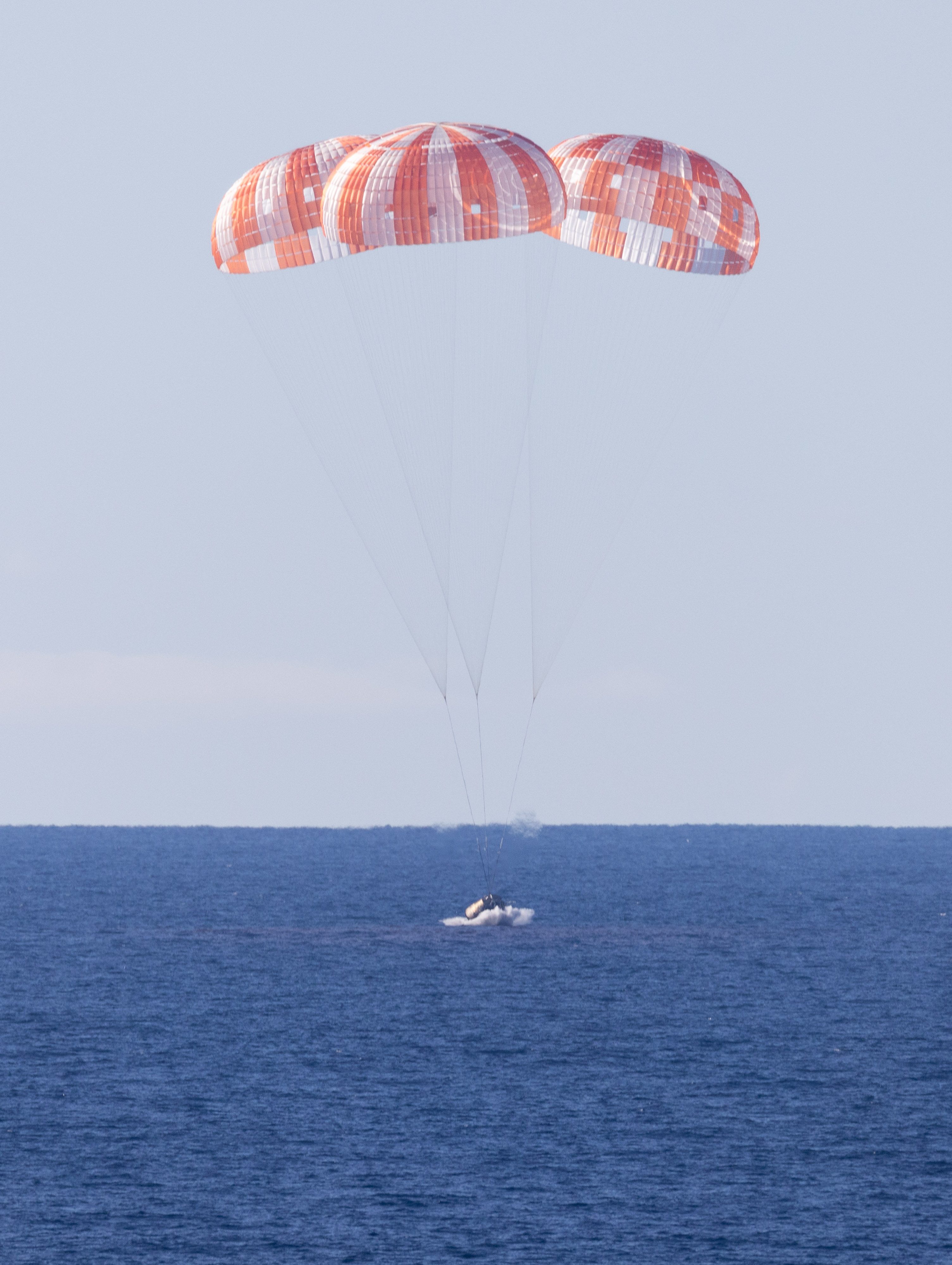 Artemis II splashdown
